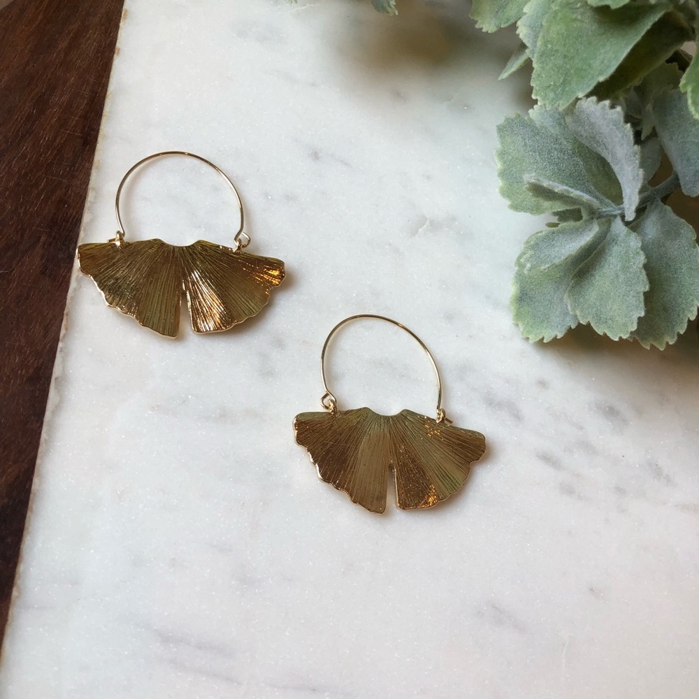 The Alma - Golden Leaf Crescent Earrings - Picture 4 of 6